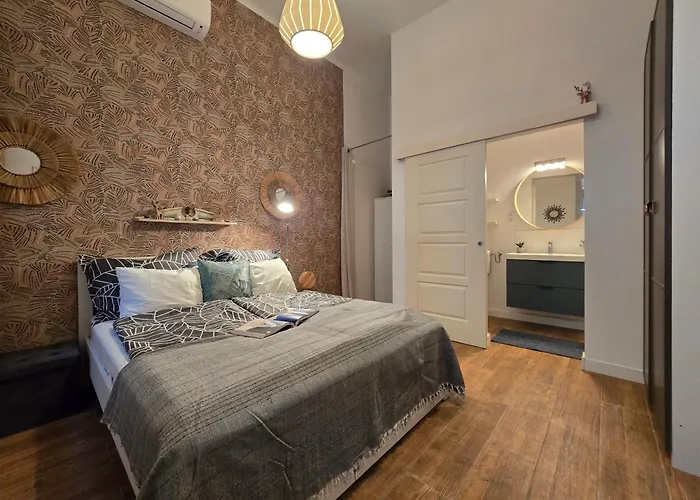 Quiet 2br, 2ba, Ac &central Gem Free Parking Apartament Budapeszt