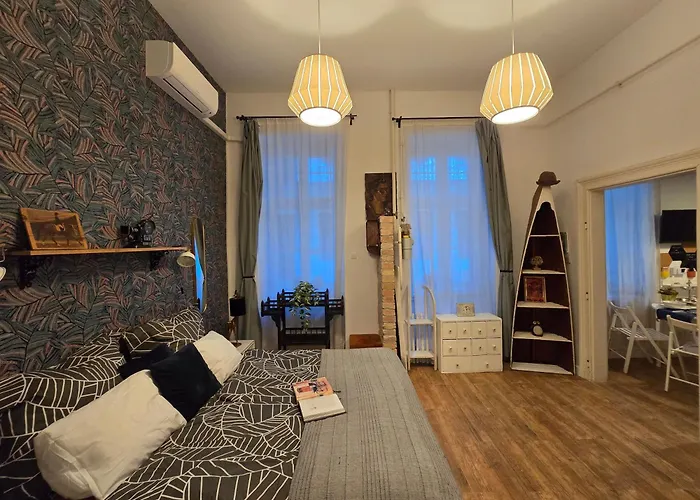شقة Quiet 2br, 2ba, Ac &central Gem Free Parking بودابست