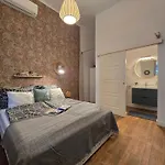 Quiet 2br, 2ba, Ac &central Gem Free Parking Budapesta