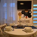 Quiet 2br, 2ba, Ac &central Gem Free Parking Apartament *