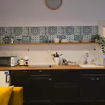 Quiet 2br, 2ba, Ac &central Gem Free Parking Apartament *