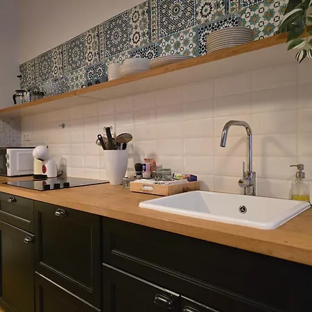 Apartament Quiet 2br, 2ba, Ac &central Gem Free Parking