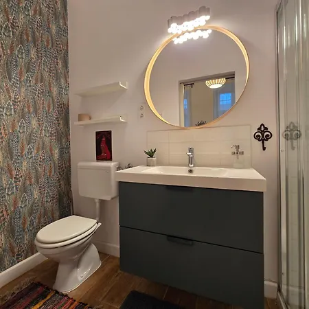 Quiet 2br, 2ba, Ac &central Gem Free Parking * Budapeşte
